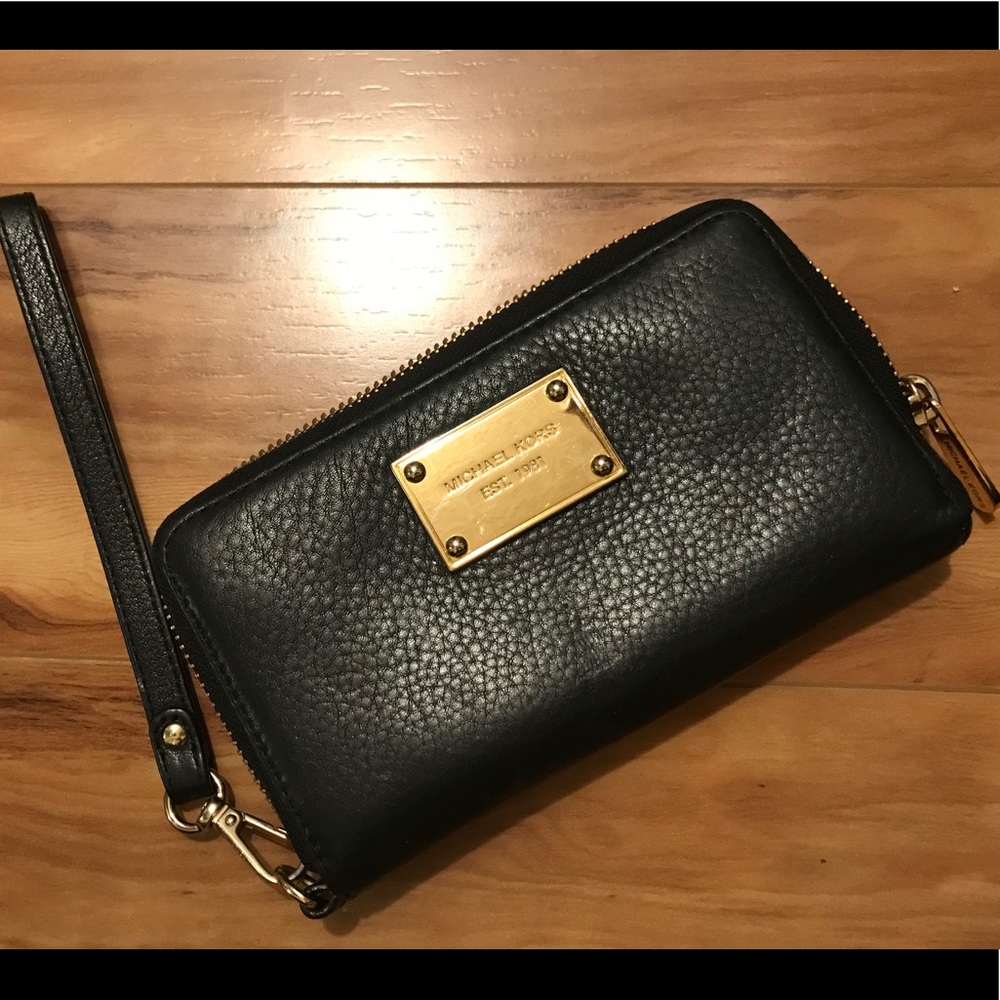 Michael Kors Jet Set wristlet wallet